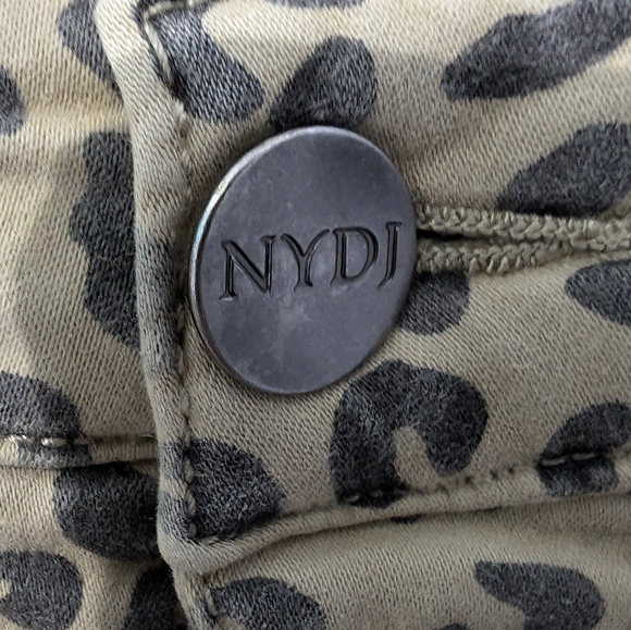 Stretchy Leopard Print Skinnys - Picture 5 of 7